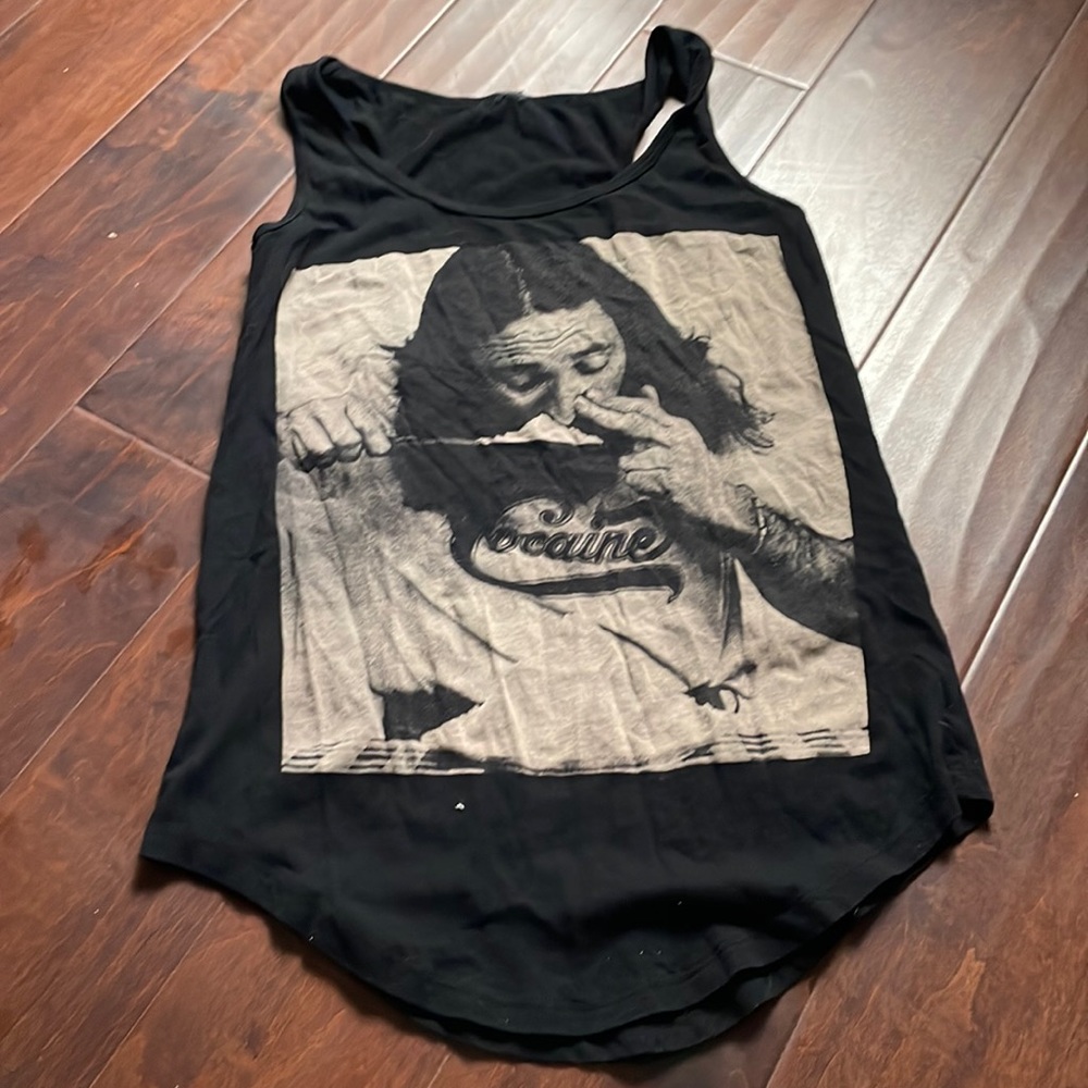 GRAPHIC TANK